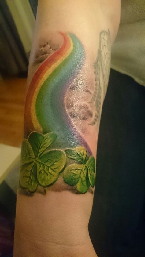 Min nye tattoo <3 Pot Of Gold Tattoo, Birthday Tattoo Ideas, Birthday Tattoo, Gold Tattoo, Saint Patties, Pot Of Gold, Watercolor Tattoo, Tatting, Body Art