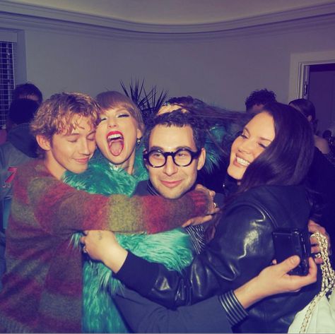 lana del rey, jack antonoff, taylor swift, and troye sivan Jack Antonoff, All About Taylor Swift, Troye Sivan, Long Live Taylor Swift, Live Taylor, Swift 3, Living Legends, Taylor Swift Pictures, Taylor Alison Swift