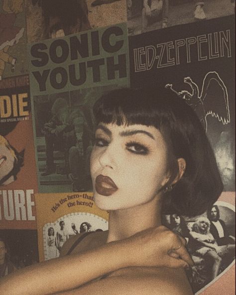 Riot Grrrl Fashion, Alt Makeup, Alternative Makeup, Riot Grrrl, Goth Makeup, Grunge Makeup, Grunge Aesthetic, Aesthetic Makeup, Makeup Inspo