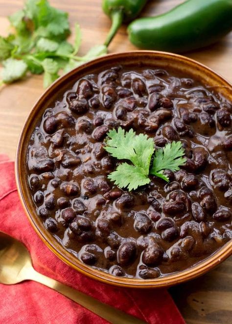 Instant Pot Cuban Black Beans are authentic & delicious! Flavorful pressure cooker Cuban black beans are a nice side dish. Serve with rice for a main dish. Black Beans Recipe, Salad And Fries, Mexican Black Beans, Cuban Black Beans, Mayo Salad, Red Chili Sauce, Salad Avocado, Black Bean Recipes, Healthy Recipes Easy