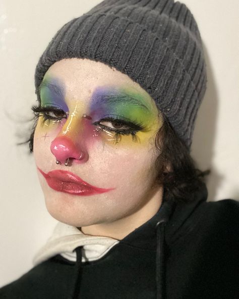 Cute Clown Makeup, Makeup Clown, Vampire Bride, Funky Makeup, Drag Make-up, Face Paint Makeup, Graphic Makeup, Cute Clown, Swag Makeup