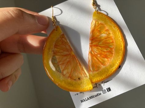 Orange Fruit Earrings, Fruit Resin, Resin Fruit, Diy Resin Earrings, Resin Leaf, Resin Crafts Tutorial, Mushroom Jewelry, Resin Jewelry Diy, Fruit Jewelry