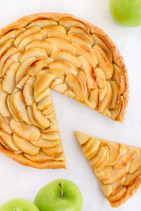 French Apple Tart Apple Tarts Recipe Easy, Apple Pie Tartlets, Apple Tart Recipe Easy, French Apple Tart Recipe, French Apple Pie, Apple Pie Tarts, Pastry Dough Recipe, French Apple Tart, Apple Tart Recipe