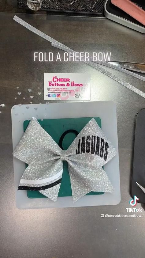 How To Make Cheerleader Hair Bows, How To Make A Cheer Bow With Ribbon, How To Make Cheer Bows Stiff, Cheer Bow Organization, How To Make Cheerleading Bows, Cheer Hair Bows Diy, Cheer Bow Tutorial Step By Step, Cheerleading Accessories Diy, Easy Cheer Bows Diy