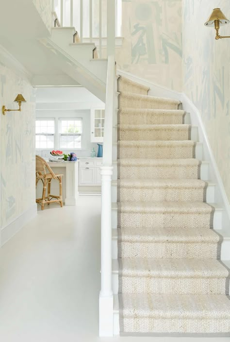 Nantucket summer house provides a dreamy coastal cottage feel Nantucket Beach House, Nantucket House, Nantucket Beach, Nantucket Summer, Nantucket Home, Shingle Exterior, Cape House, Beach House Interior, Stair Runners