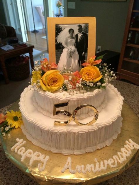 55 Wedding Anniversary Cake, 55th Anniversary Cake, 50th Anniversary Cake Ideas For Parents, 50 Year Anniversary Cake, 50th Anniversary Food Ideas, 50th Anniversary Flowers, 50 Years Anniversary Cake, 50th Anniversary Cake Toppers, 50th Anniversary Cake Ideas