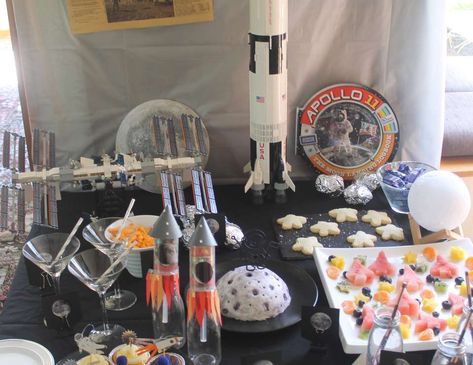 Moon "Moons, Rocket ships and space" | Catch My Party Moon Party Ideas, Moon Birthday, Snow White Birthday Party, Rocket Ships, Fishing Birthday Party, Pig Birthday Party, Snow White Birthday, Peppa Pig Birthday Party, Moana Birthday Party