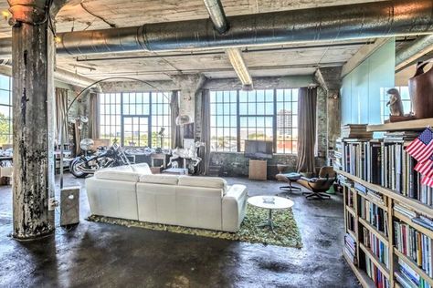 For $425K, this downtown Atlanta loft brings industrial A-game - Curbed Atlanta Loft Apartment Industrial, Atlanta Condo, Atlanta Apartments, Atlanta Midtown, Downtown Loft, Downtown Living, Loft Inspiration, For Rent By Owner, Downtown Lofts