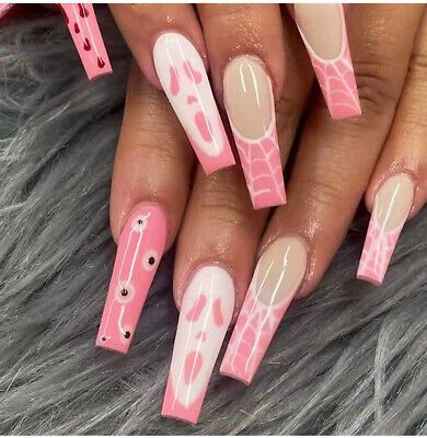 Pink With Orange Nails, Halloween Nails Sparkly, Pink Ghostface Nails, Hollowed Nails, Summerween Nails, Cute Nails Glitter, Ghostface Pink, Coffin Halloween Nails, Ghostface Nails