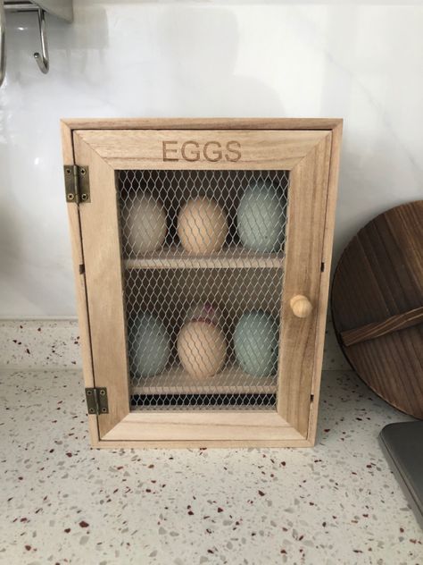 Egg Storage Ideas, Egg House, Farmhouse Eggs, Dishes Sets, Egg Rack, Crazy Chicken Lady, Egg Storage, Cottage Style Homes, Wood Crafts Diy