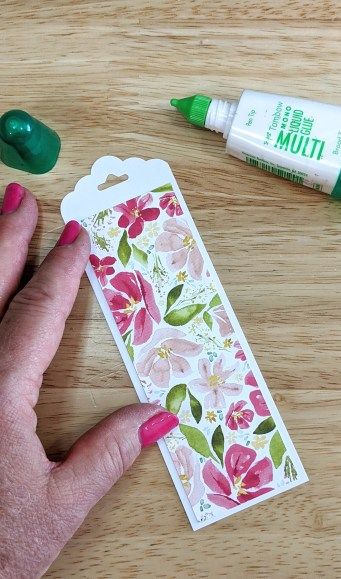 Book Markers Diy, Things To Make With Cardstock, Personalized Bookmarks Diy, Stampin Up Bookmarks Ideas, Book Markers Ideas Diy, Stampin Up Bookmarks, Diy Bookmarks Creative, Book Upcycle, Cardstock Bookmarks