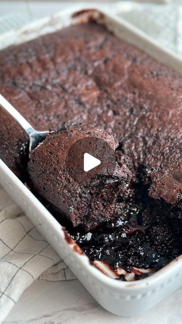 1.1M views · 61K likes | Zoha Malik on Instagram: "If you thought chocolate cake can’t get any better… wait until you try this Hot Fudge Chocolate Pudding Cake! 🤤 The moist & rich chocolate cake has a layer of hot fudge pudding underneath, and is served warm ideally with some vanilla ice cream! Oh, and, it takes only 45 minutes to make including the baking time 😉

Grab the recipe now from the link in my bio or go to bakewithzoha.com/hot-fudge-chocolate-pudding-cake ❤️

#hotfudge #chocolatecake #chocolatepudding #chocolatepuddingcake #hotfudgecake #chocolate #chocoholic #sweettooth #dessert #easydessert #baking #bakefromscratch #bakefeed #feedfeed" Fudge Cake Recipe, Hot Fudge Cake, Hot Chocolate Fudge, Fudge Chocolate, Chocolate Pudding Cake, Easy Chocolate Desserts, Rich Chocolate Cake, Magic Cake, Desserts For A Crowd