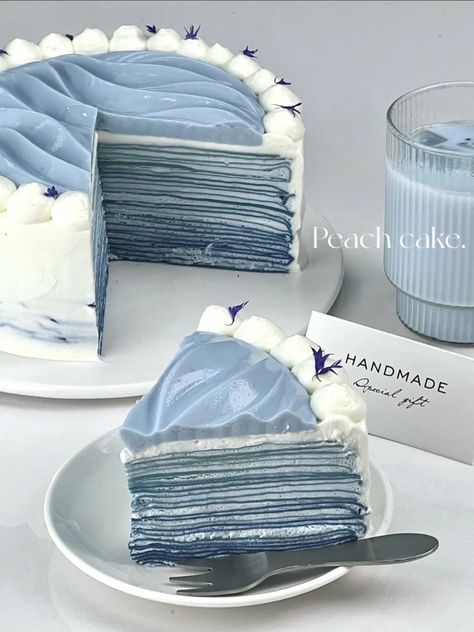 Blue Dessert Aesthetic, Vintage Birthday Cakes, Blue Desserts, Mini Cakes Birthday, Creative Birthday Cakes, Blue Cakes, Blue Food, Pretty Birthday Cakes, Cute Birthday Cakes