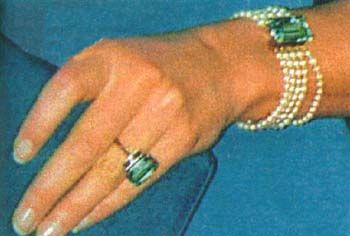 Princess Diana Aquamarine Ring Princess Diana Jewelry, Diana Ring, Royal Jewellery, Princess Diana Family, Diana Queen, Elisabeth Ii, Aquamarine Bracelet, Fine Diamond Jewelry, Bracelets And Rings