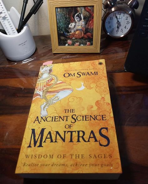 Keep reading! Keep growing! #Bookstagram #books #book #omswami #theancientscienceofmantras #spirituality #spiritualawakening #mantra #haribol #shrikrishna #shrihari #vishnu #lordkrishna #lordvishnu #devotion Hinduism Books, Kali Mantra, Book Therapy, Meditation Books, Vivekananda Quotes, Spiritual Books, Book Reading Journal, Swami Vivekananda Quotes, Swami Vivekananda