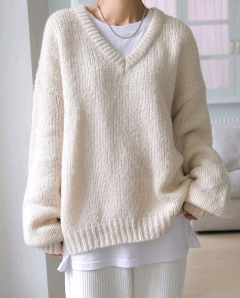 Mixed Aesthetic, White Sweater Outfit, Winter Mode Outfits, Knitwear Outfit, Pullover Outfit, Letter Embroidery, Drop Shoulder Sweaters, White Sweater, 가을 패션