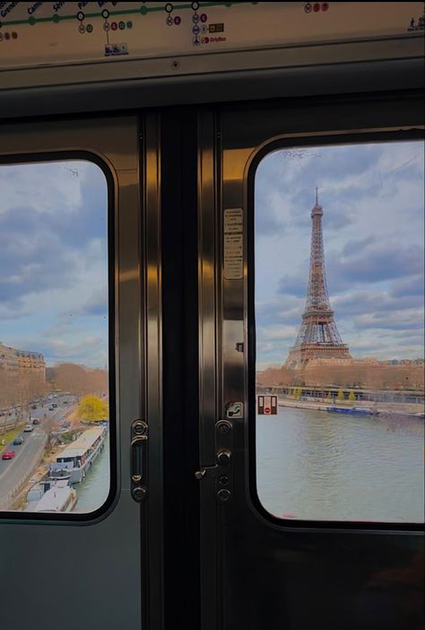 Paris tour eiffel aesthetic metro line 6 paris @enz44 Metro Line 6 Paris, Metro In Paris, Paris Metro Aesthetic, Tour Eiffel Aesthetic, Metro Aesthetics, Paris Office, Metro Paris, Paris Tour, Paris Tour Eiffel