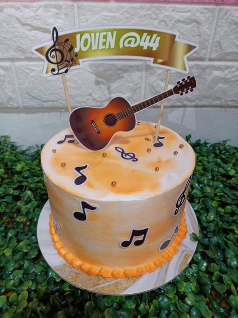 Guitarist Cake music lover Birthday Cake For Music Lover, Cake For Music Lover, Cake Music, Guitar Cake, Creative Birthday Cakes, Creative Birthday, Music Lover, Music Lovers, Guitarist