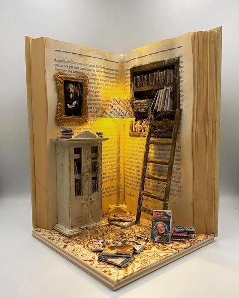 Booknook Tutorial, Book Dioramas, Book Art Sculptures, Room Box Miniatures, Old Book Crafts, Fairy House Crafts, Bookshelf Art, Fairy House Diy, Altered Book Art