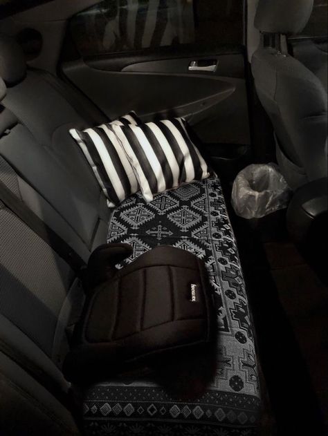 Car With Pillows And Blankets, Car Cushion Aesthetic, Car Decorations Interior Backseat, Car Blanket Aesthetic, Cozy Car Aesthetic, Car Backseat Aesthetic Cozy, Car Customization Ideas Interior, Cozy Car Decor, Cozy Car Interior Aesthetic