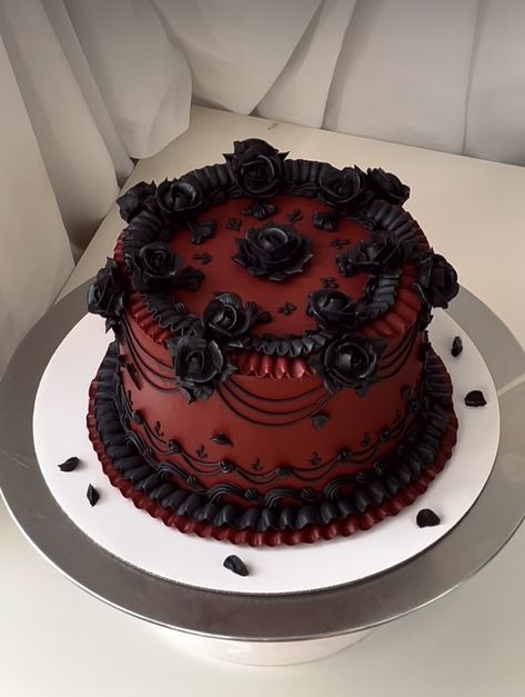 Gothic Birthday Cakes, Goth Cakes, Black Buttercream, Gothic Cake, Vintage Birthday Cakes, Buttercream Roses, Birthday Cake Card, Red Cake, 18th Birthday Cake