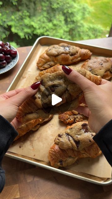 Freya Jukes on Instagram: "This is your sign to make the viral cookie croissants at home 

Recipe - INGREDIENTS
for cookie dough 
145g salted butter, browned 
175g brown sugar
35g granulated sugar
1 egg
1/4 tsp salt
1/8 tsp cinnamon
1 tbsp vanilla extract 
195g all-purpose flour
3/4 tsp baking soda
195g semi sweet chocolate (I use half semi sweet and half dark chocolate) 

I buy the croissants from Costco, stuffed them with cookie dough and topped with more cookie dough, bake at 350F for 10-13 minutes

Full detailed recipe on my website, always 🥰 ruefig.com" Cookie Dough Croissant, Cookie Croissants, Tollhouse Cookies, Gooey Cookies, Croissant Recipe, Cookie Dough Recipes, Become Popular, Yummy Comfort Food, Ooey Gooey