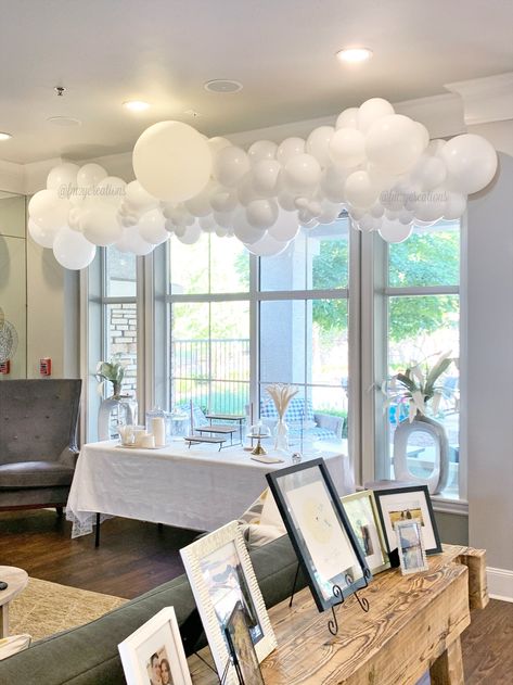 White Balloon Garland DIY BOHO White Balloon Garland Arch - Etsy White Wedding Balloons, Cloud Baby Shower Theme, White Balloon Garland, Garland Birthday, Cloud Theme, Bridal Shower Inspo, Balloon Clouds, Bridal Shower Balloons, Balloon Garland Diy