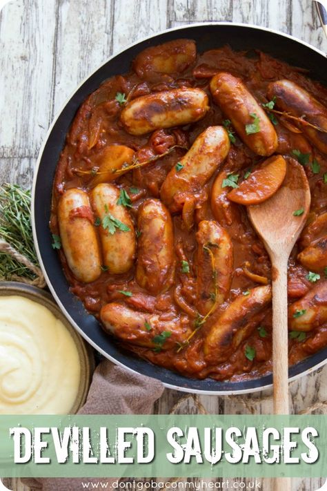 Sausage In Sauce, Devilled Sausages, Sausages Recipe, Curried Sausages, Sausage Ingredients, Sausage Dinner, Sausage Dishes, Quick Dinners, Food Shows