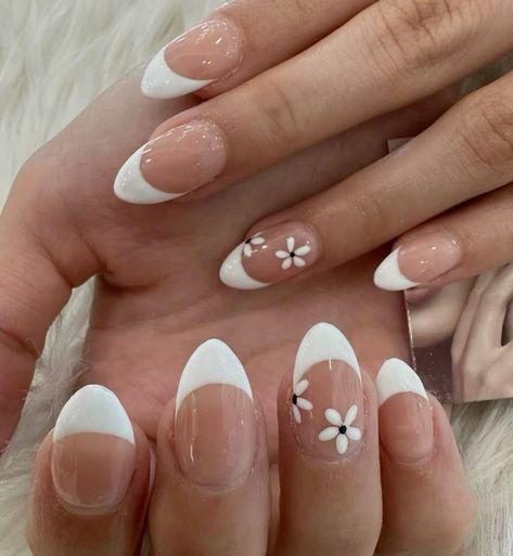 Cute Nail Acrylic, Nail Design Fall, Nail Design Gold, Nail Elegant, Nail Cute, White Almond Nails, Fall Nail Color, Bridesmaids Nails, White Tip Nails