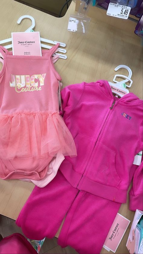 Spoiled Baby Girl, Y2k Baby Clothes, Luxury Baby Items, Juicy Couture Mommy And Me, Hello Kitty Baby Clothes, Baby Girl Clothes Newborn Pink, Juicy Couture Baby Clothes, Spoiled Baby, Newborn Stroller