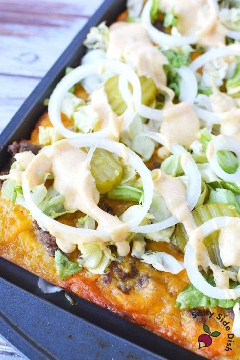 Big Mac Pizza Recipe (as seen on TikTok) with seasoned ground beef, onions, cheese, shredded lettuce and a CopyCat Big Mac Special Sauce Recipe - SO GOOD! Big Mac Stromboli, Big Mac Flatbread, Recipes With Flatbread, Big Mac Pizza Recipes, Big Mac Special Sauce Recipe, Ground Beef Pizza, Big Mac Pizza, Special Sauce Recipe, Salty Side Dish