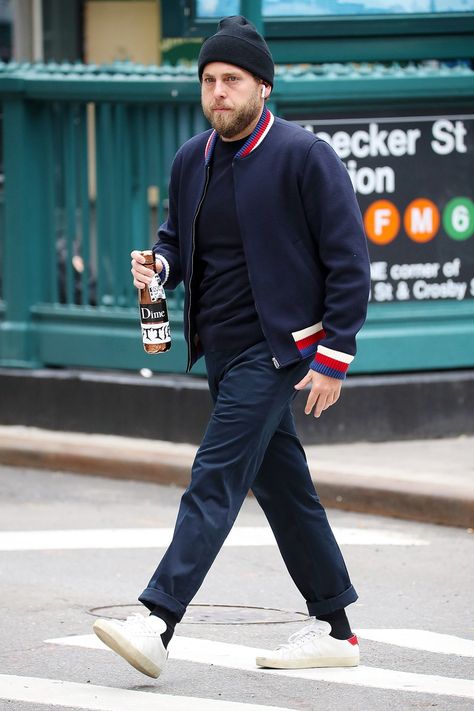 Jonah Hill Jonah Hill Style, Style Girlfriend, Jonah Hill, Big Men Fashion, Hipster Mens Fashion, Urban Dresses, Men Street, Urban Wear, Fashion Streetwear