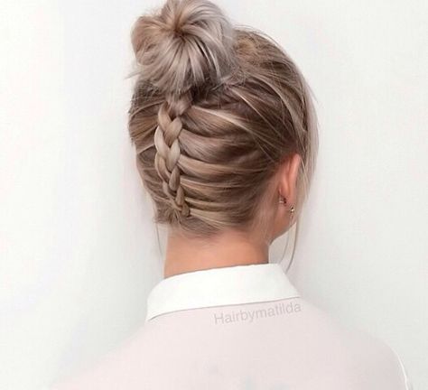 Hairstyles For Interview, Interview Hair, Job Interview Hairstyles, Interview Hairstyles, Classy Hair, Braid Ponytail, Asymmetrical Hairstyles, Costume Noir, Shoulder Hair