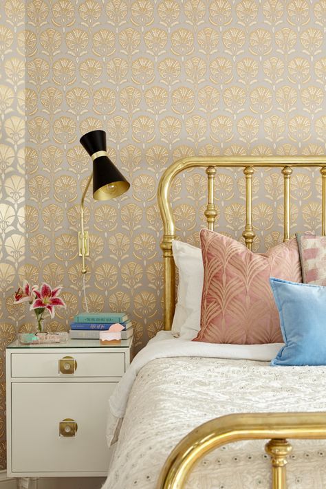 Beach Bedding Sets, Gold Bed, Brass Bed, Vintage Bedroom, Vintage Bed, Bedroom Vintage, Small Room Bedroom, My New Room, Luxurious Bedrooms