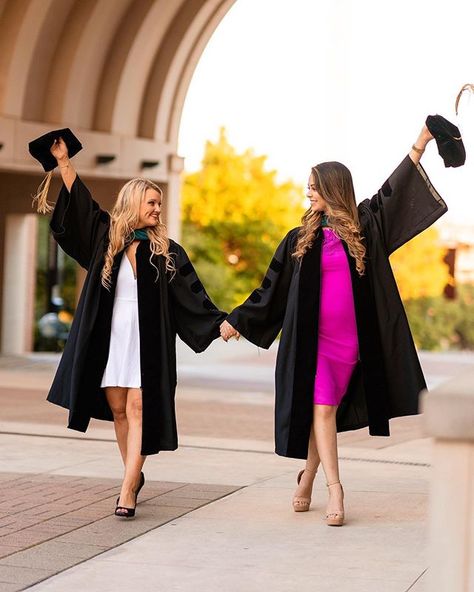 Classy Graduation Dress, Graduation Dress Ideas, Graduation Pose, Nursing Graduation Pictures, Cap And Gown Pictures, College Graduation Photoshoot, College Graduation Pictures Poses, Grad Photography, College Graduation Photos