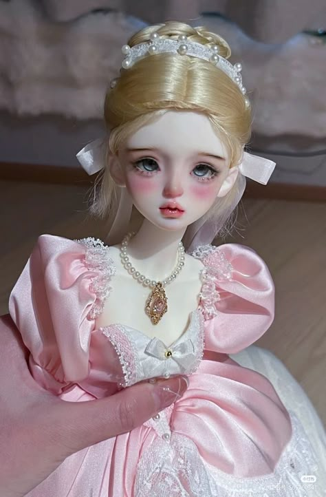 Porcelain Doll Makeup, Human Doll, Chinese Dolls, Dolls Bjd, Doll Aesthetic, Swag Art, Fantasy Doll, Doll Makeup, Hello Kitty Plush