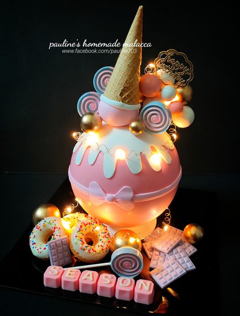 Pinata Ball Cake, Chocolate Pinata Smash Cake, Pinata Cake Design, Piniata Cake, Cake Bomb, Chocolate Piñata, Piñata Cake, Bomb Cake, Chocolate Pinata