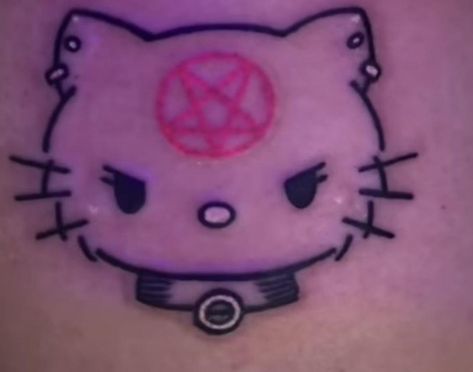 Hello Kitty Mamadisima, Baddie Hello Kitty, Tattoo Hello Kitty, Tattoos Creepy, Hello Kitty Tattoo, Kitty Tattoos, Pikachu Tattoo, Emo Tattoos, Kitty Tattoo