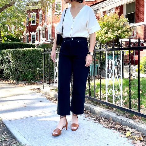 Everlane Review: The Way-High Jean - Welcome Objects Everlane Way High Jean, Tummy Pooch, Sailor Jean, Ethical Brands, High Waist Fashion, Short Legs, Slim Straight Jeans, Ankle Jeans, High Rise Jeans