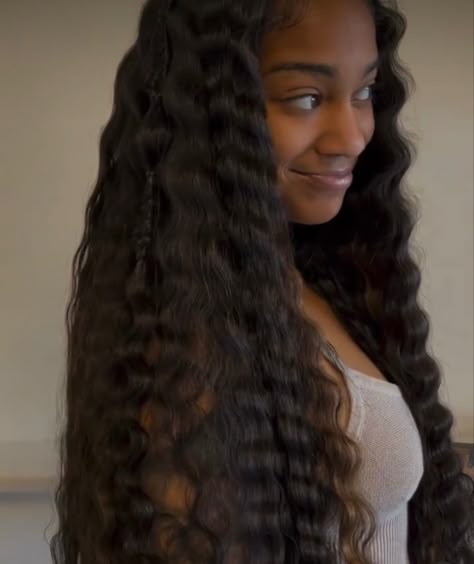 Kim Kardashian Crimped Hair, Crimped Hair Black Women, Soft Crimps, Sew In Hairstyles, Curly Hair Tutorial, Crimped Hair, Flat Iron Hair Styles, Voluminous Hair, Fancy Hairstyles