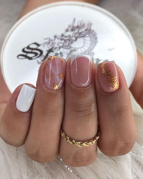 Nails Yellow, Graduation Nails, Blush Nails, Oval Nails, Orange Nails, Stick On Nails, Chic Nails, Short Acrylic Nails, Gold Nails