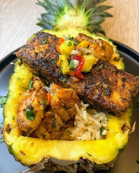 🍍🌿Pineapple Bowl🍍🌿 Filled with Blackened Salmon & Shrimp, topped with a Pineapple Salsa and Cilantro Lime Rice. #freestyle #foodstagram #foodphotography Pescatarian Bowls, Pineapple Bowls Chicken Shrimp, Shrimp And Rice Bowl, Pineapple Rice Bowl, Pineapple Rice Recipes, Pineapple Bowls, Pineapple Salmon, Cozy Food, Bowls Recipes