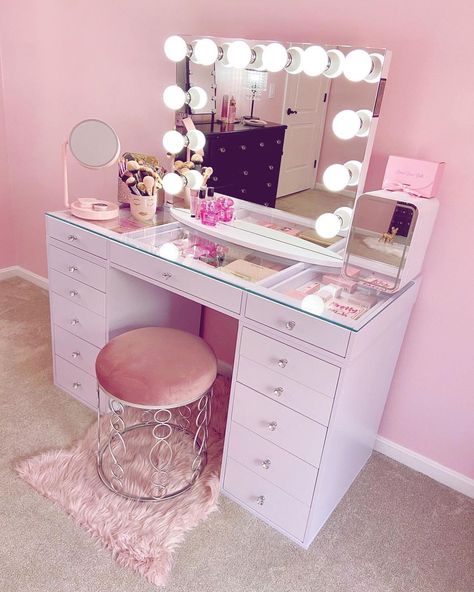 Hollywood Premiere, Beauty Room Vanity, Pink Vanity, Barbie Room, Luxury Room Bedroom, Impressions Vanity, Dream Apartment Decor, Girly Room, Preppy Room