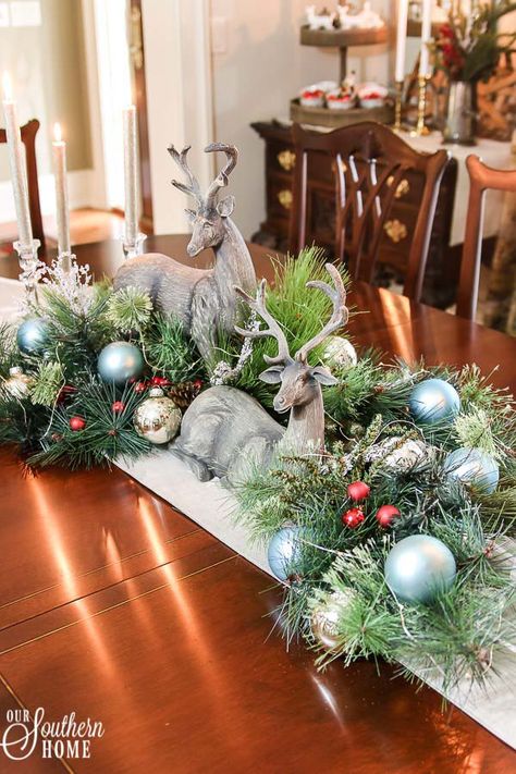 Christmas Deer Centerpieces #Christmas #centerpiece #Christmasdecor #decorhomeideas Reindeer Centerpieces, Xmas Table, Silver Christmas Decorations, Christmas Table Centerpieces, Christmas Tours, Christmas Tablescape, Christmas Centerpieces Diy, Christmas Tabletop, Gold Christmas Decorations