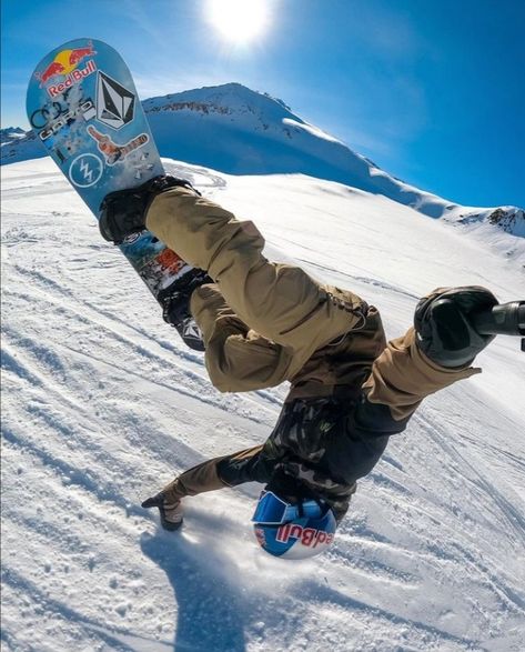 Snow Boarding Aesthetic, Cool Snowboards, Snowboard Photography, Marcus Kleveland, Snowboarding Pics, Pro Snowboarders, Snowboard Aesthetic, Snowboarding Aesthetic, Snow Fits