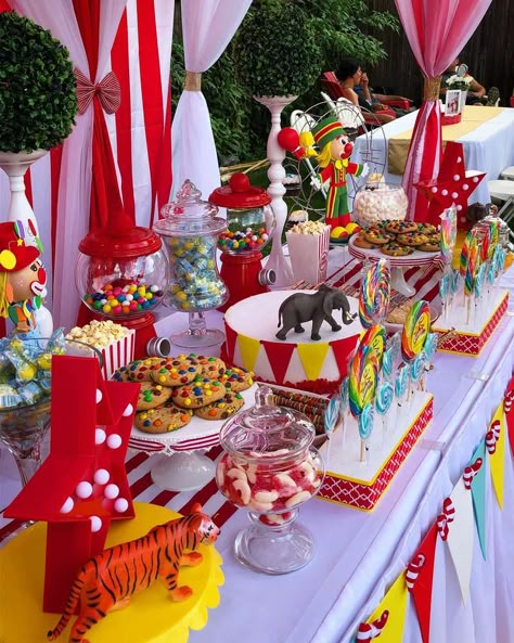 Carnival Theme Candy Table, Carnival Theme Treat Table, Carnival Cake Table, Carnival Sweets Table, Carnival Treat Table, Carvinal Party Ideas, Baby Carnival Birthday Party, Circus Theme 2nd Birthday Party, Carnival One Year Old Party