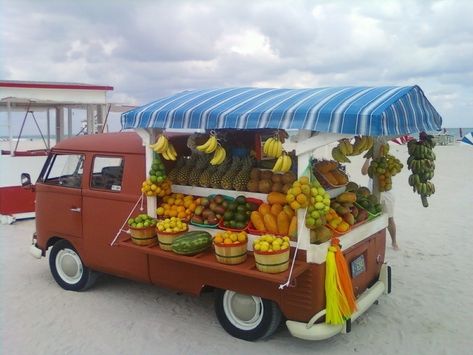 Viandero!!!!    fruit truck Fruit Truck, Fruit And Veg Shop, Vegetable Stand, Mobile Food Cart, Vegetable Shop, Mobile Food Trucks, Grocery Store Design, Food Cart Design, Fruit Displays