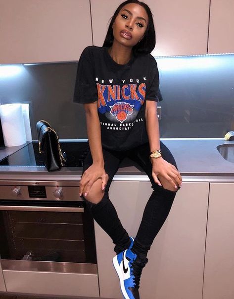 Sneaker Outfit Ideas, Malu Trevejo Outfits, Outfits With Jordans, Cute Outfits With Jordans, Outfit Ideas Black, Jordan 1 Outfit, Jordan Blue, Streetwear Mode, Jordan Outfits