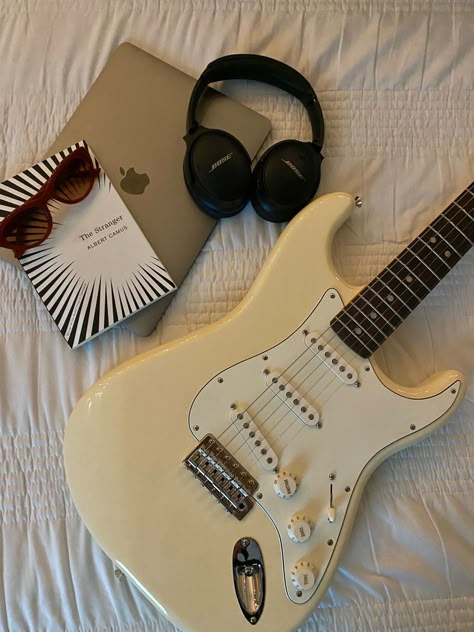 signature albert Hammond jr guitar, aesthetic, red sunnies, the stranger by albert, room inspo, Telecaster Guitar Aesthetic, Electro Guitar Aesthetic, E Guitar Aesthetic, Electric Guitars Aesthetic, Aesthetic Electric Guitar, White Electric Guitar, E Guitar, Electric Guitar Aesthetic, Gitar Vintage