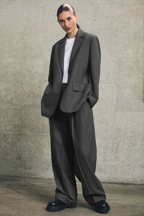 Recycled Outfits, Dark Gray Suit, Grace Elizabeth, Winter Capsule Wardrobe, Classic Wardrobe Staples, Grey Trousers, Minimalist Wardrobe, Tailored Blazer, Ad Campaign